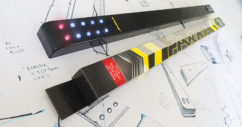Parka - Parking Distance Controller - Image of Car parking safely in Garage